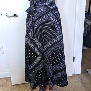 Black white print wrap maxi skirt